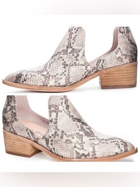 CHINESE LAUNDRY Snake Skin Fortune Bootie NWOT